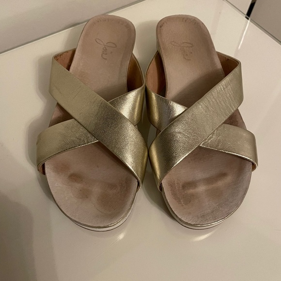 Joie Addy White Gold Criss Cross Sandals - Picture 2 of 7